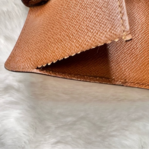 Louis Vuitton
Epi Leather PM Pocket Agenda/Wallet - Picture 8 of 14